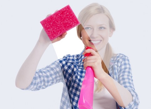 Local cleaning team preparing a Stjohnswood flat for final inspection